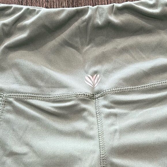 NWOT Forever21 Mint Green Athletic Bike Shorts Size S - Picture 6 of 6